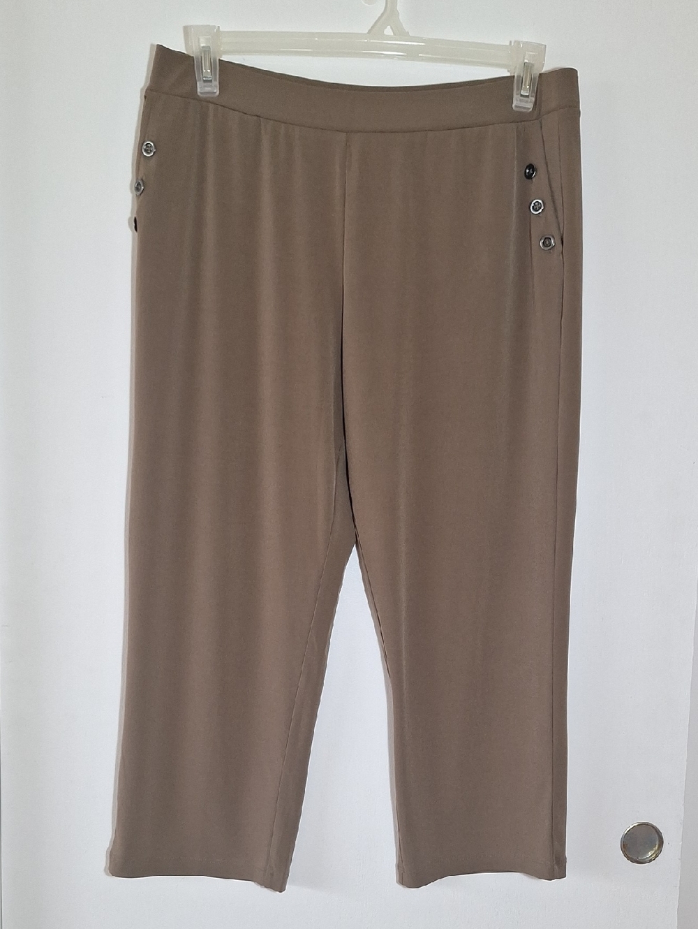 Susan Graver Women Pull On Stretchy Crops Knit Crops Brown Medium M P